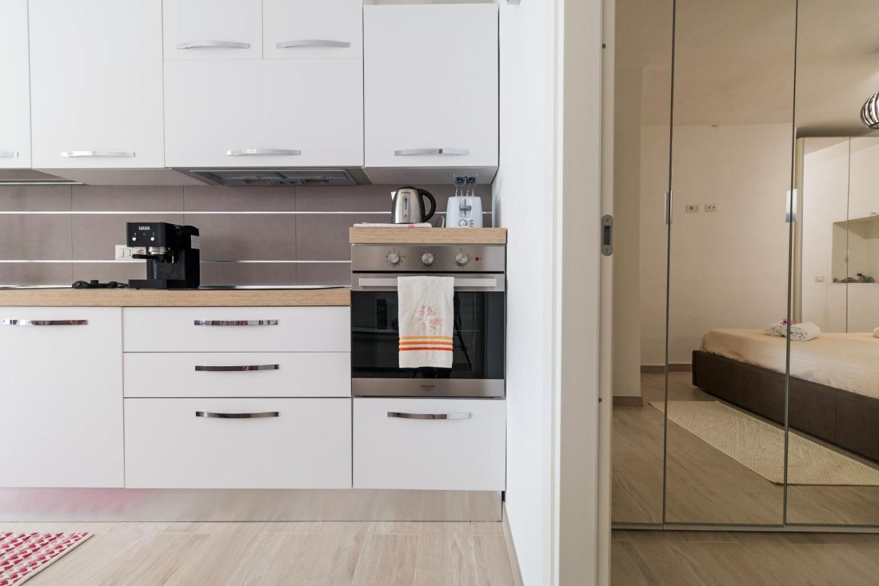 Purple Flower Suite Apartment Cala Gonone Ngoại thất bức ảnh