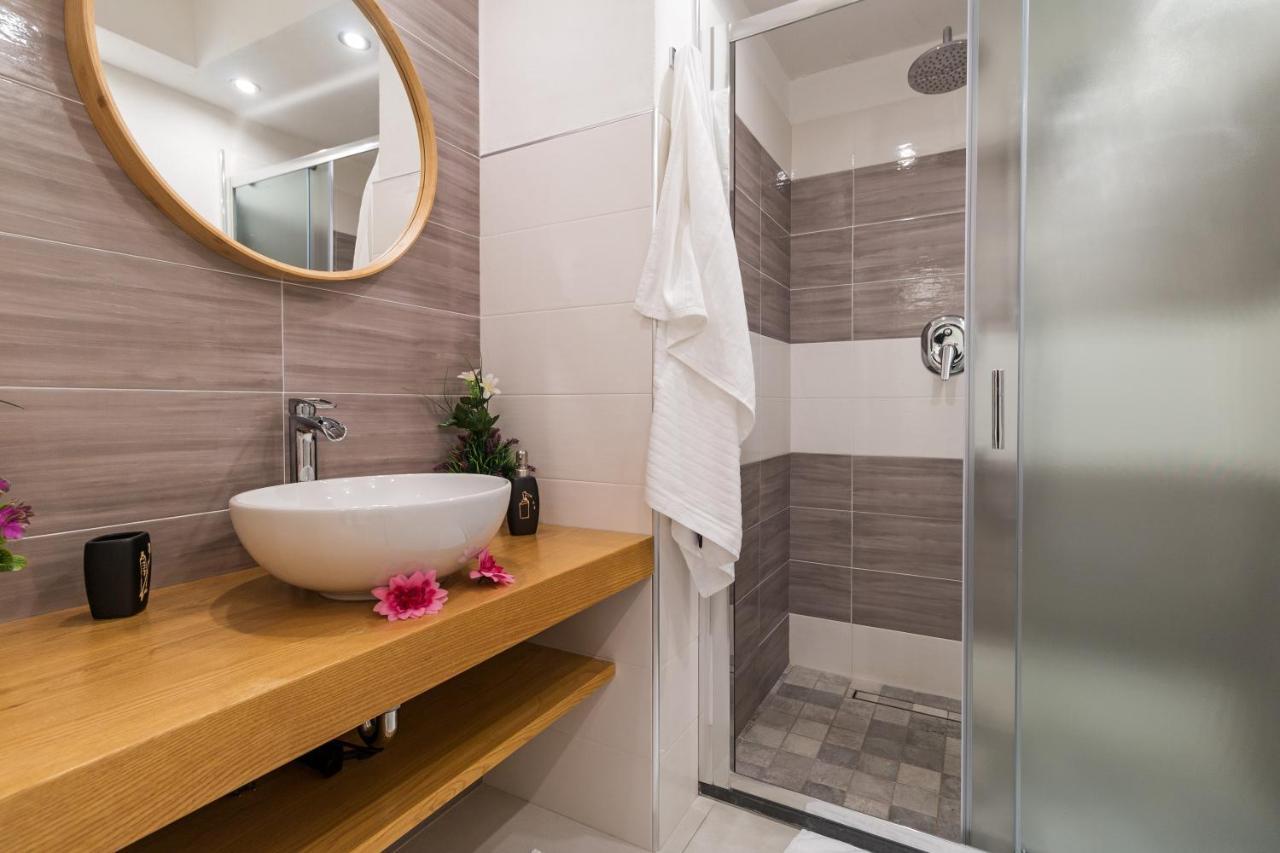 Purple Flower Suite Apartment Cala Gonone Ngoại thất bức ảnh