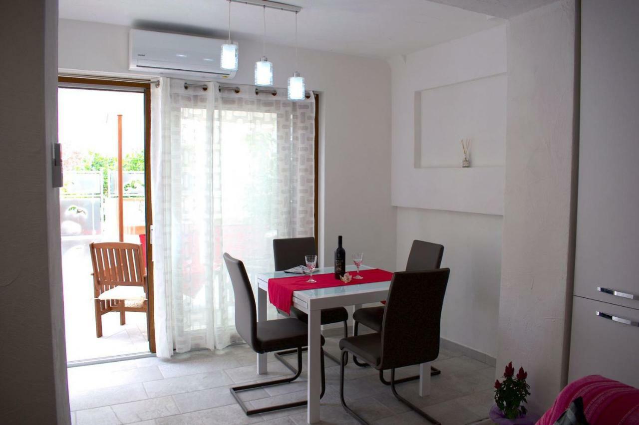 Purple Flower Suite Apartment Cala Gonone Ngoại thất bức ảnh
